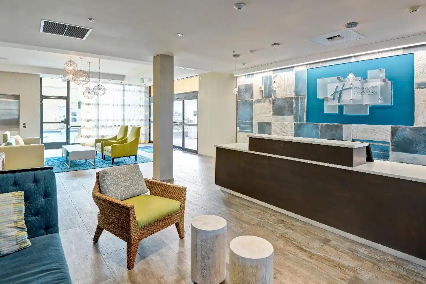 Holiday Inn Express Newport Beach Lobby
