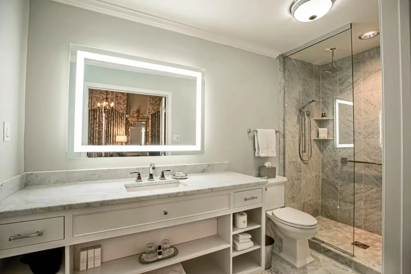 Bienville House Hotel Badezimmer