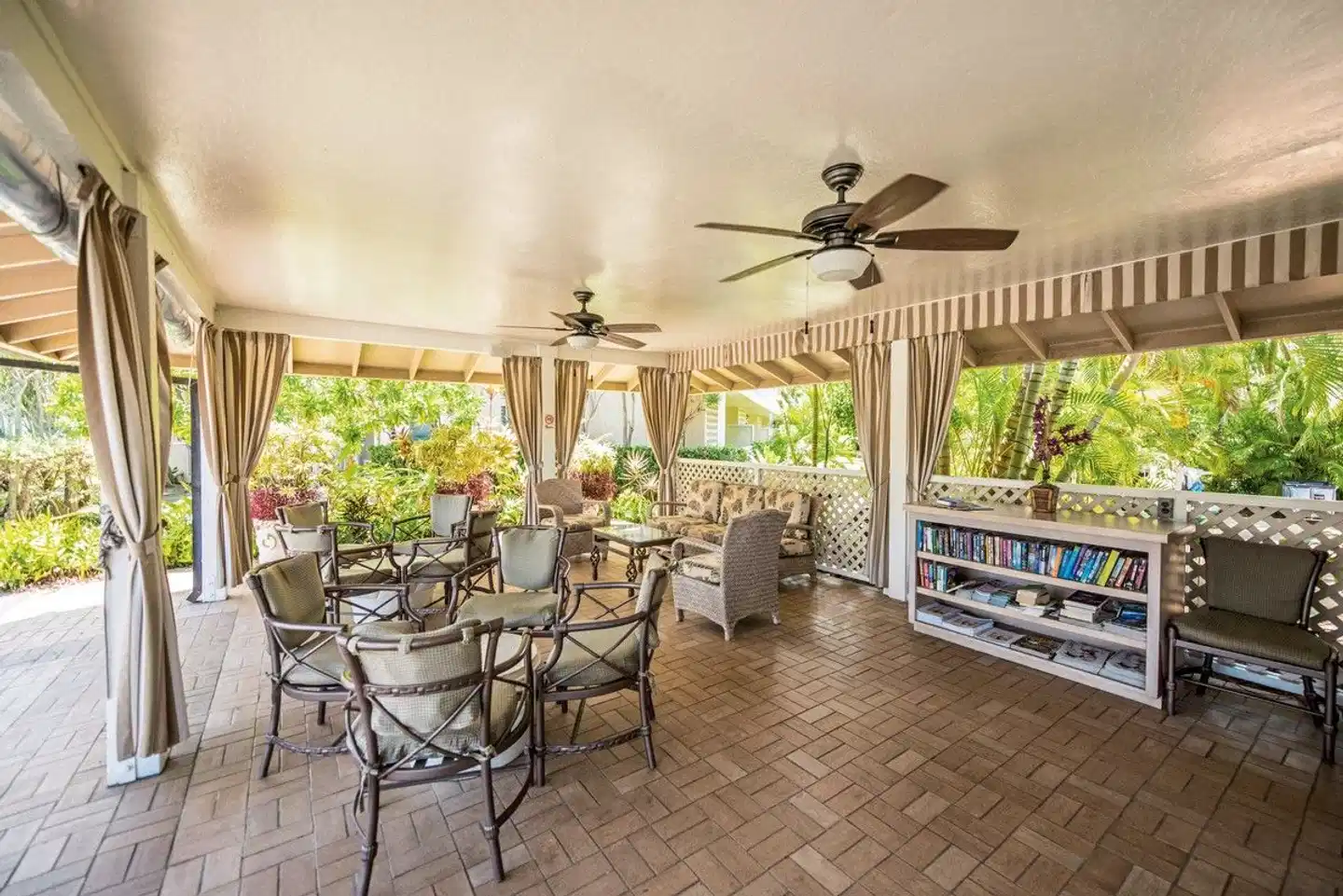 Plantation Hale Suites Restaurant