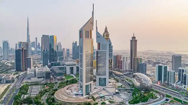 Jumeirah Emirates Towers Aussenansicht