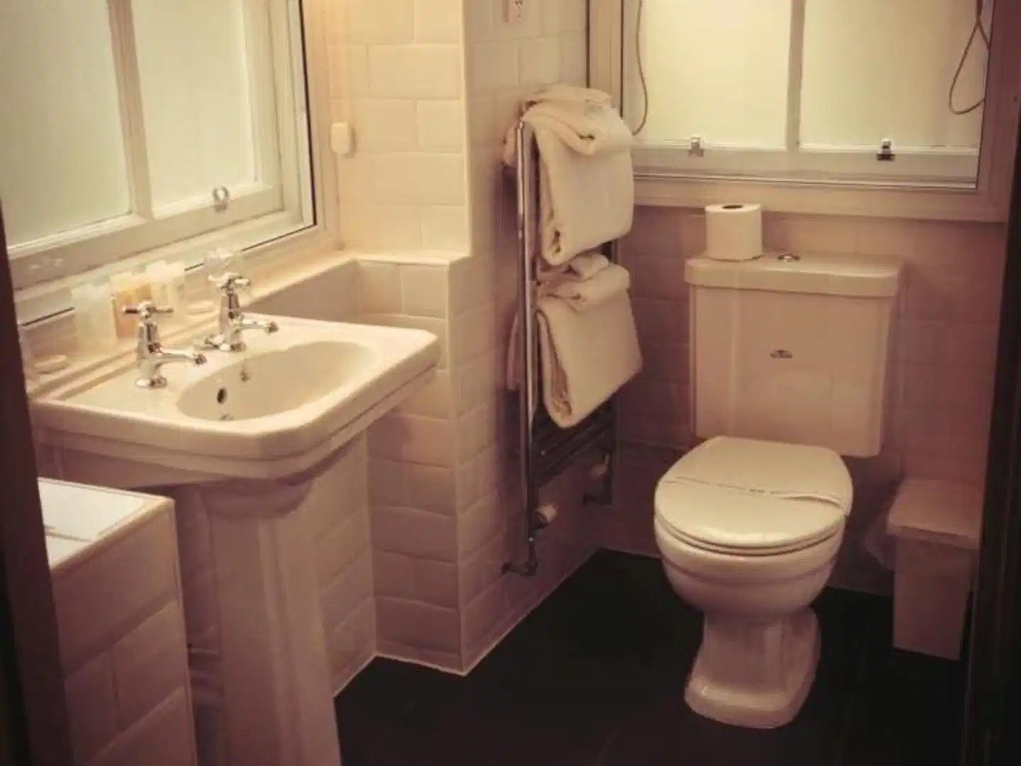 B+B Edinburgh Badezimmer