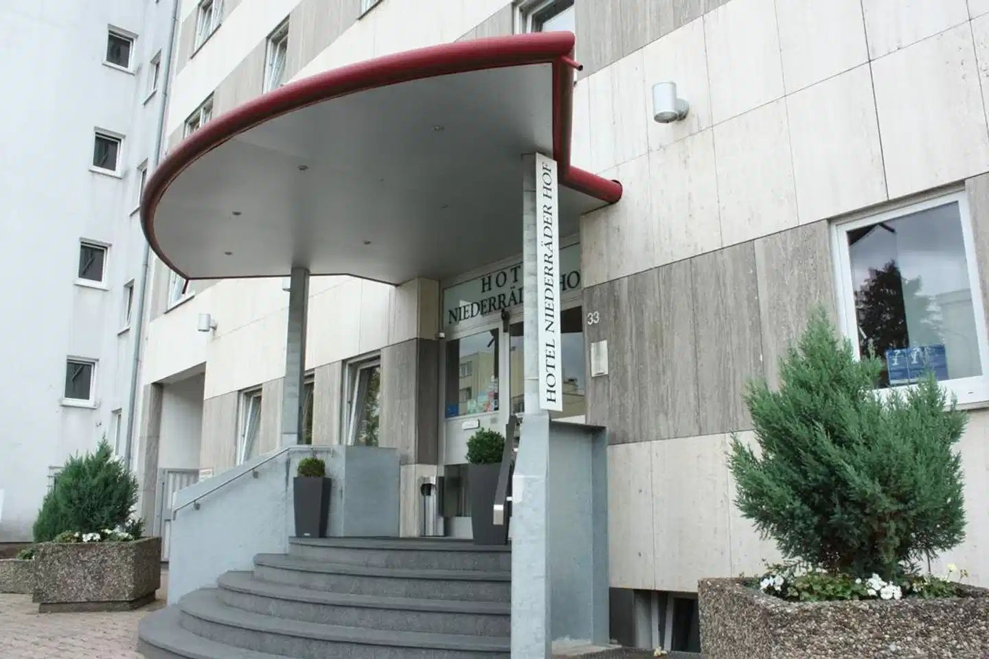 Niederrader Hof Aussenansicht