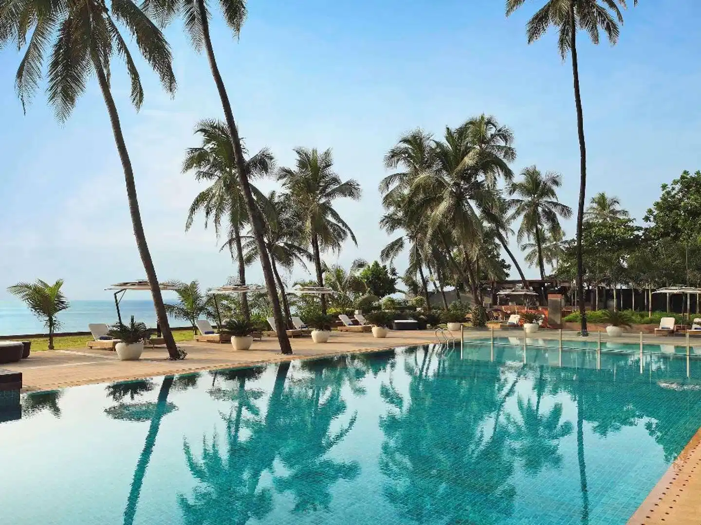 Novotel Mumbai Juhu Beach Hotel Pool