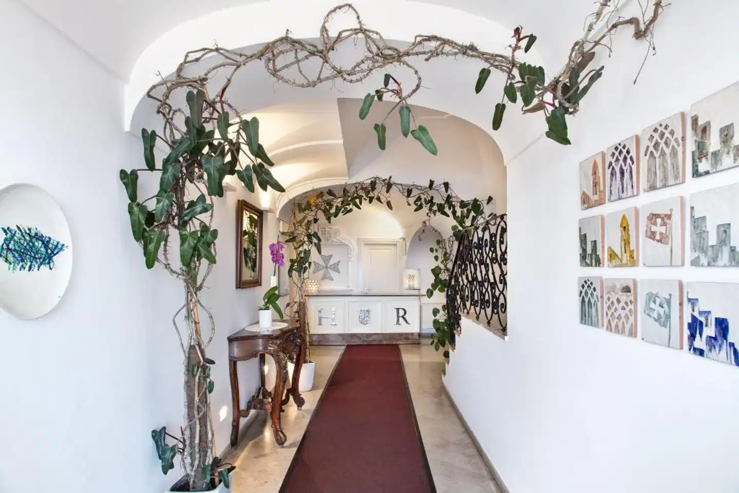 Hotel Residence Lobby