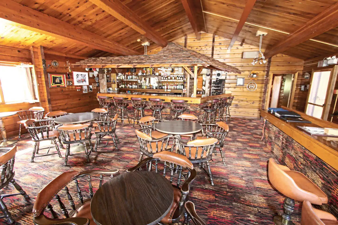 Dalton Trail Lodge Bar