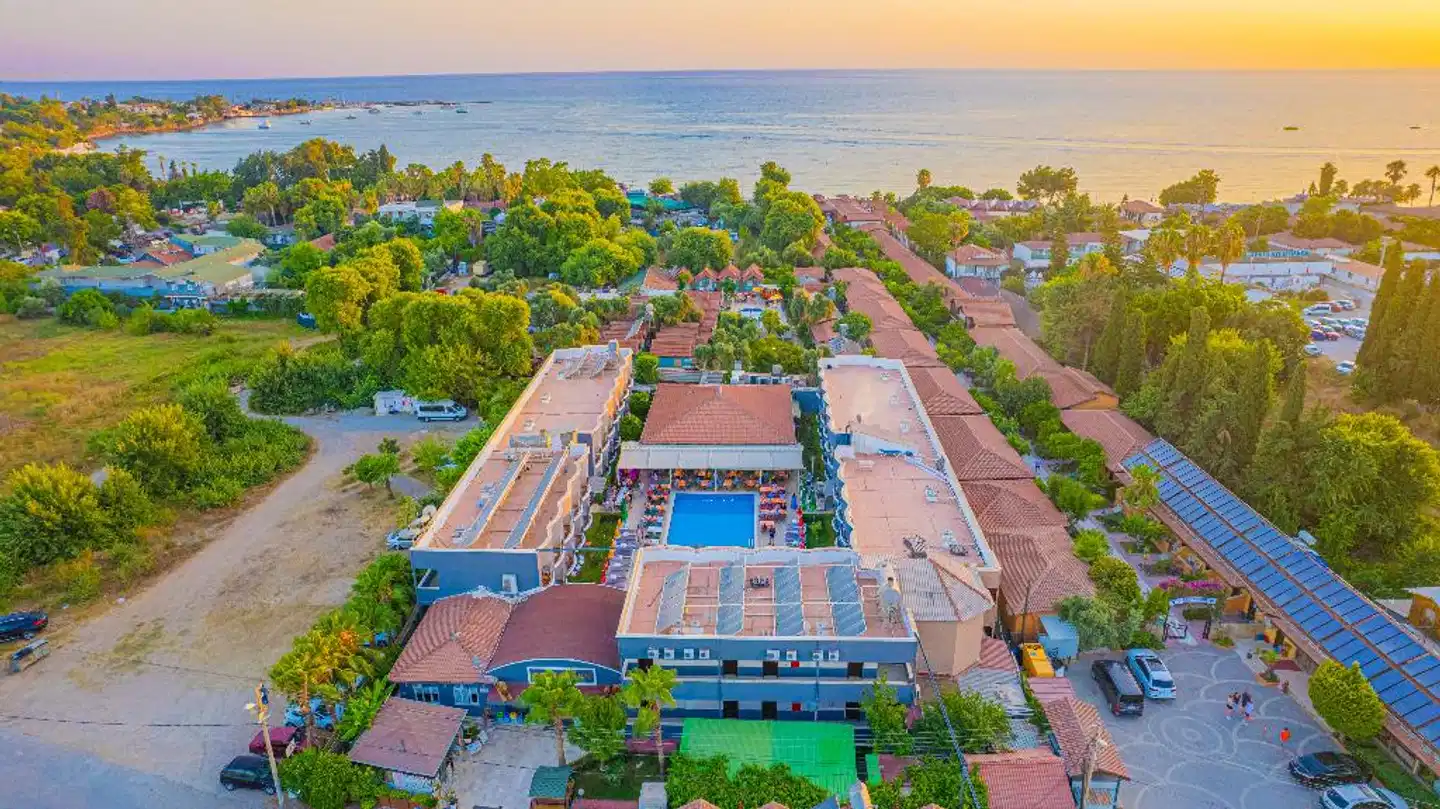 Sayanora Hotel Aussenansicht