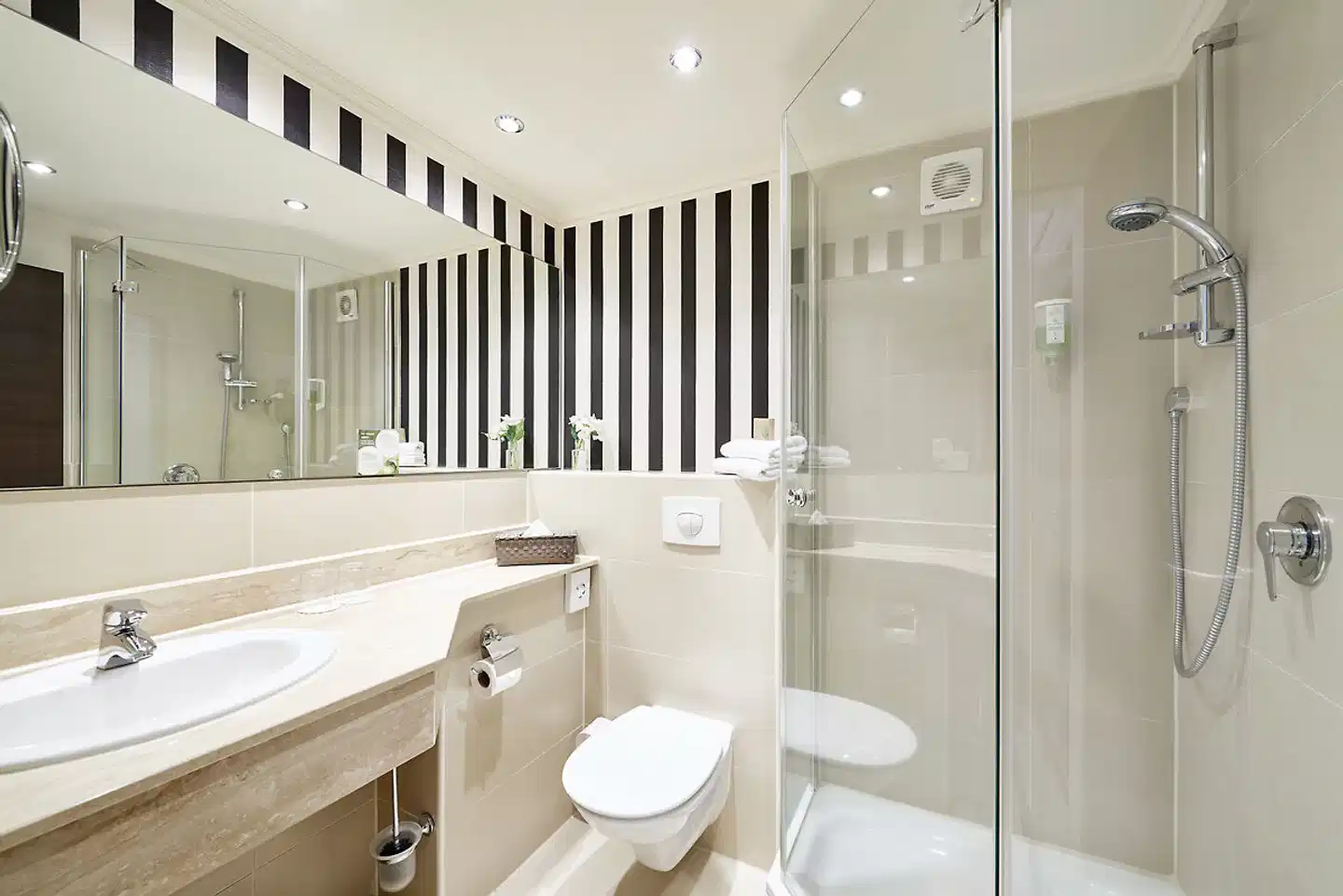 Hotel Munte am Stadtwald Badezimmer