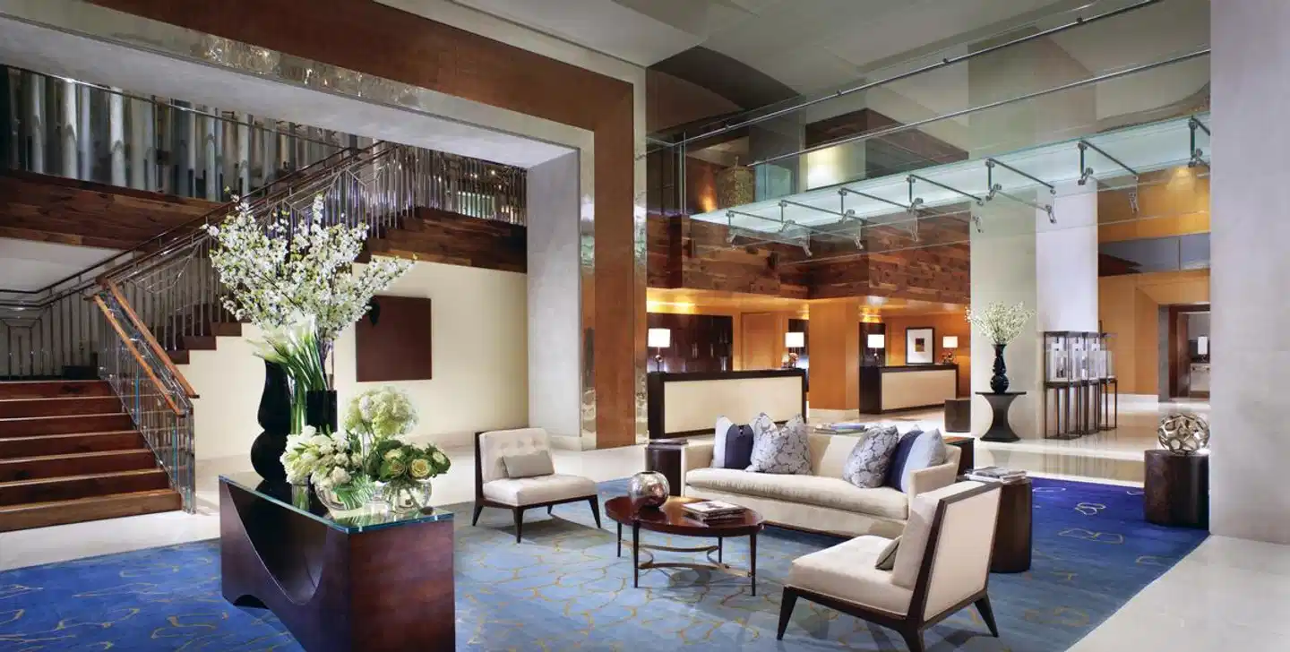 The Ritz-Carlton, Toronto Lobby