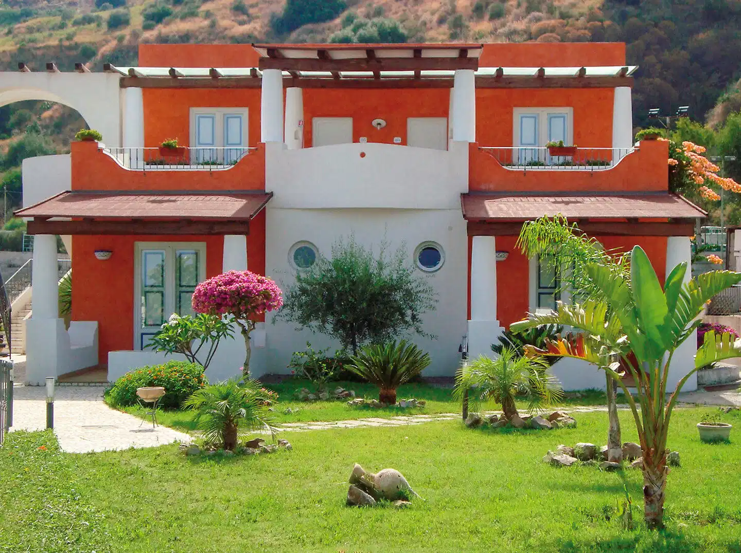 Bougainville Aussenansicht