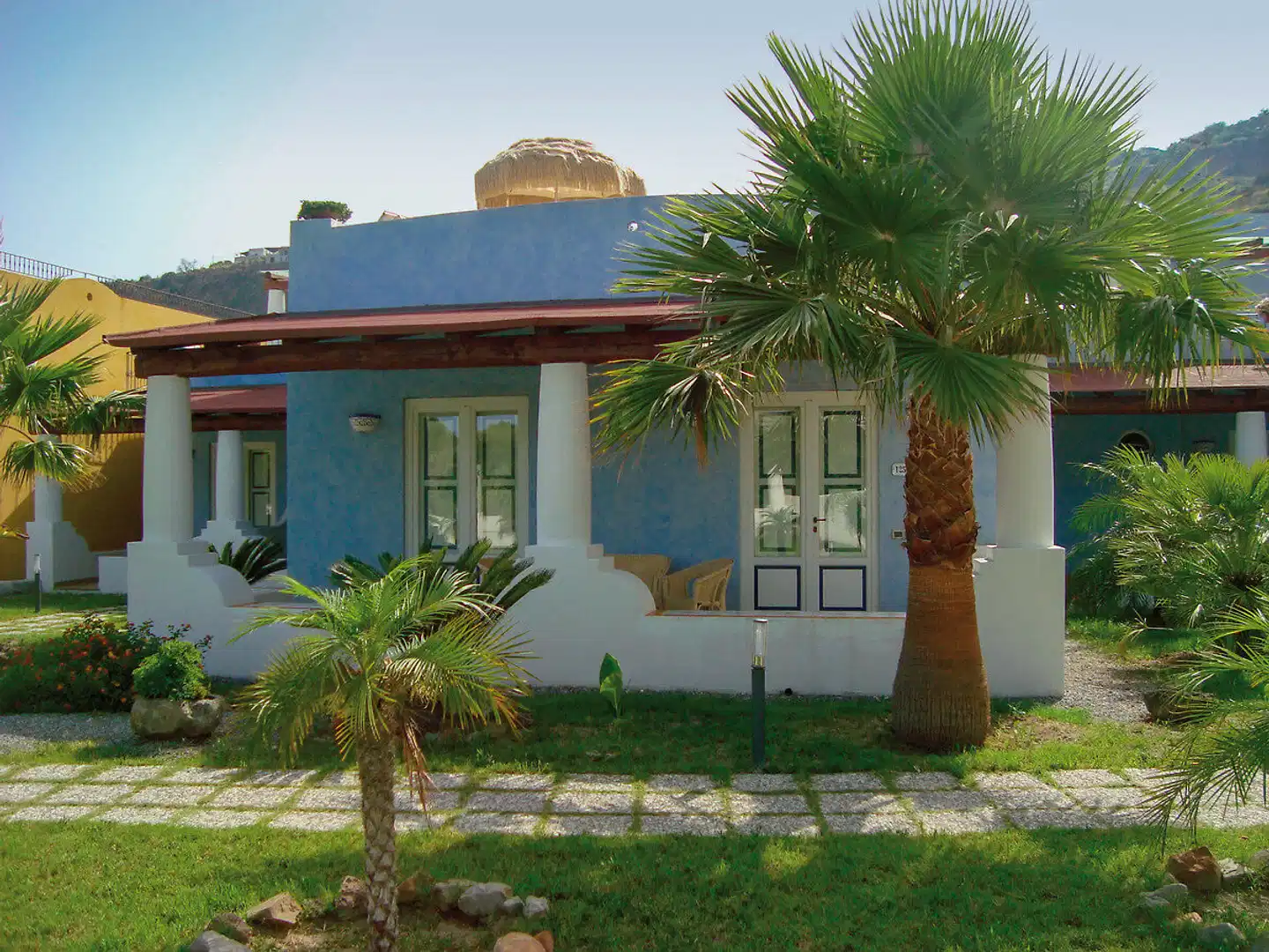 Bougainville Aussenansicht