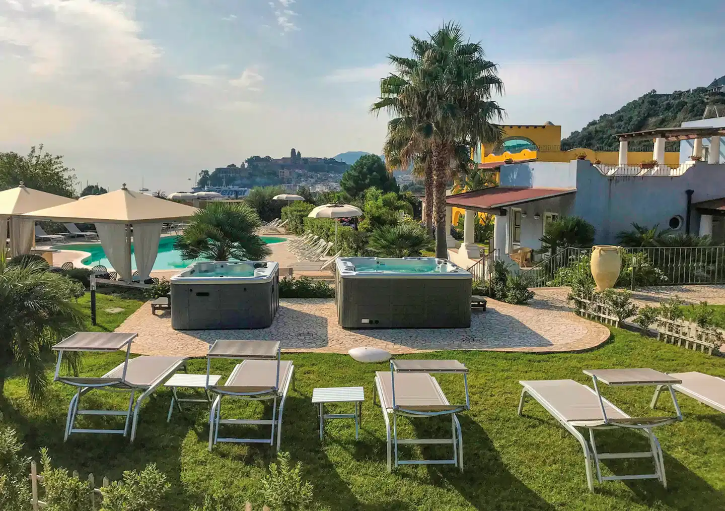 Bougainville Aussenansicht