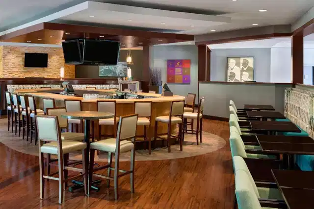 Sheraton Vancouver Airport Hotel Bar