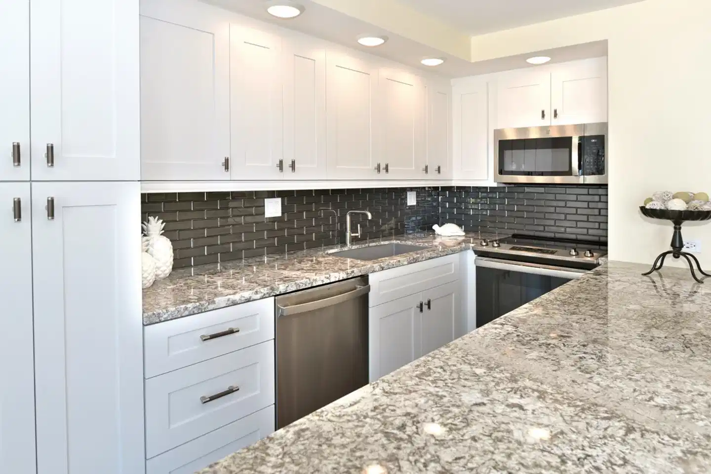 The Hale Pau Hana Badezimmer