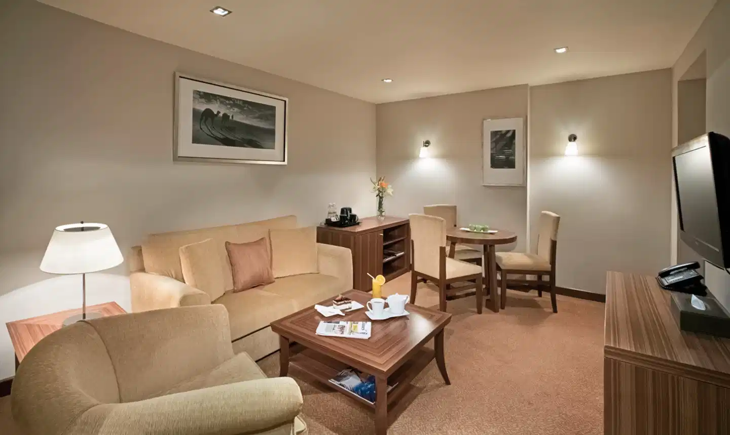 City Seasons Al Hambra Abu Dhabi Wohnbeispiel