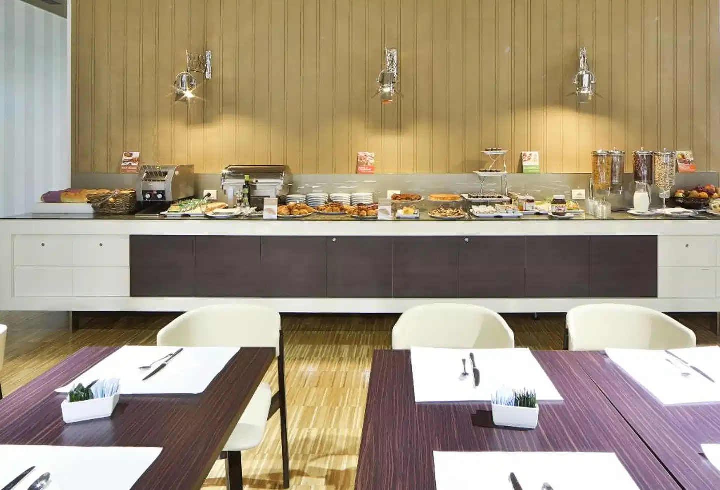 Best Western Premier CHC Airport Restaurant