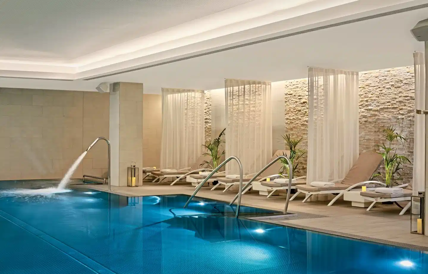 The Ritz-Carlton Vienna Hallenbad