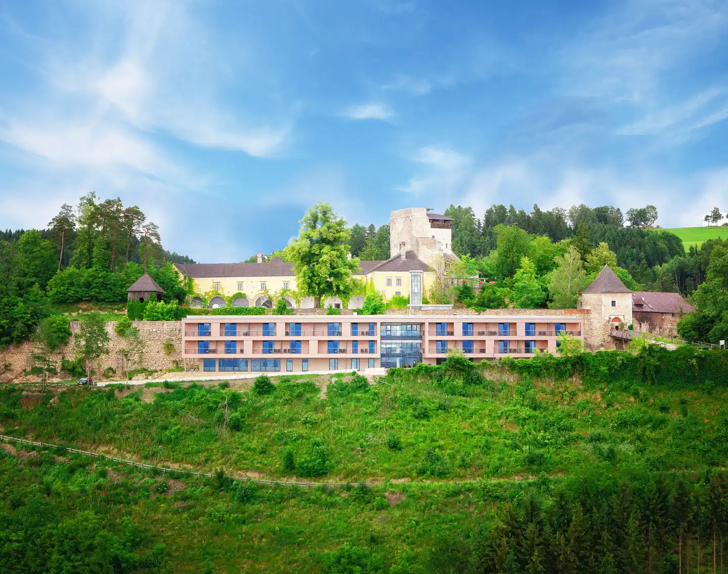 Schatz Kammer Burg Kreuzen Aussenansicht