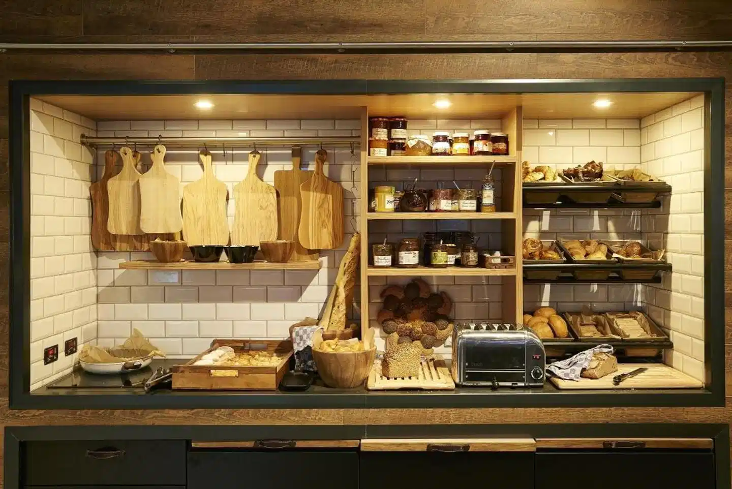 Moxy Ludwigshafen Bar