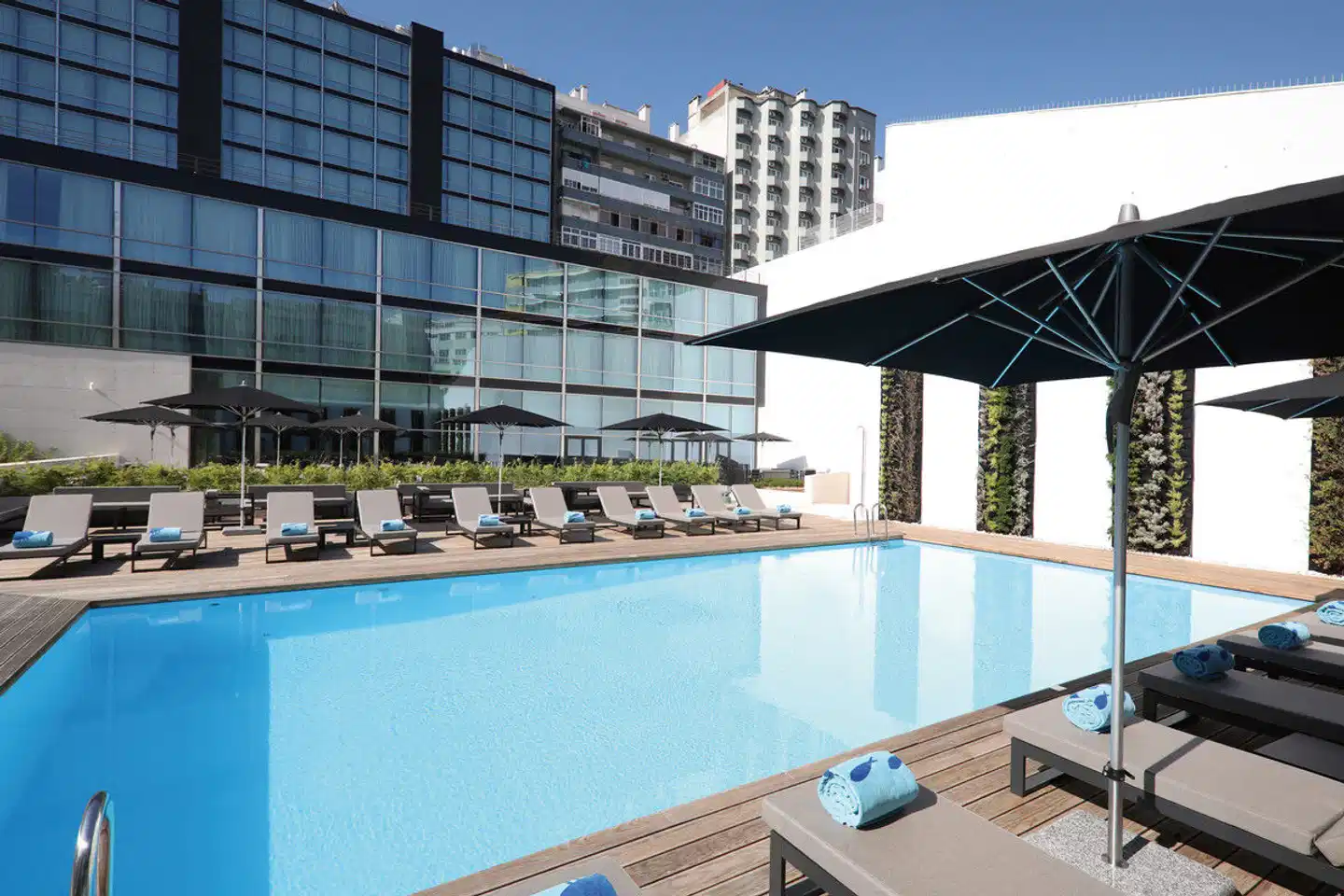 Iberostar Selection Lisboa Pool