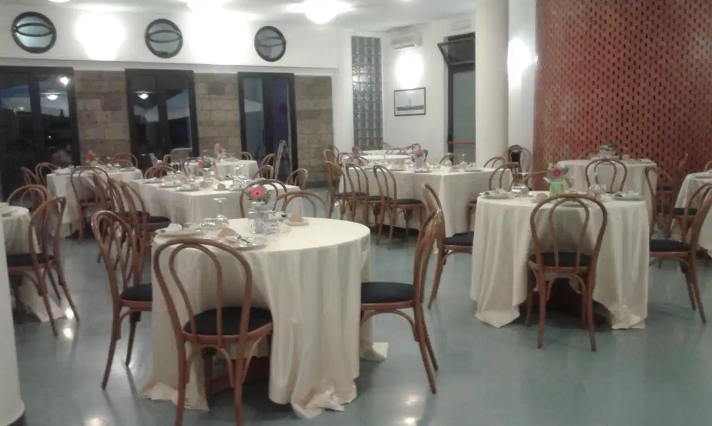 Eden Bleu Restaurant