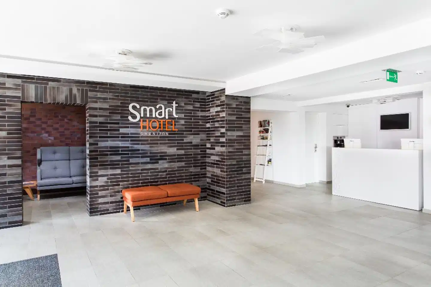 Smart Hotel Lobby