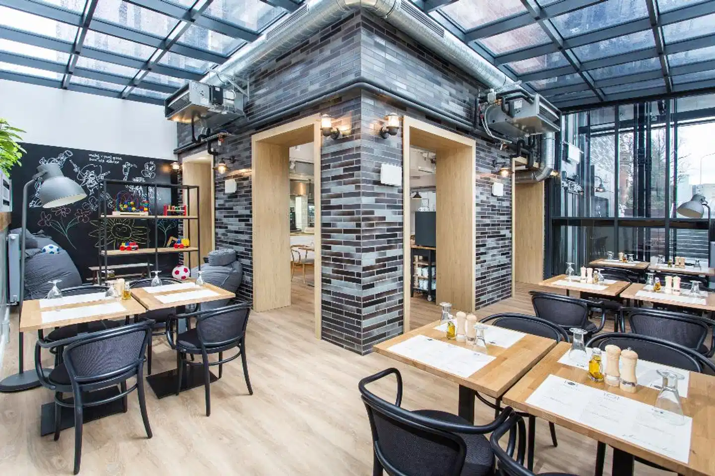 Smart Hotel Restaurant