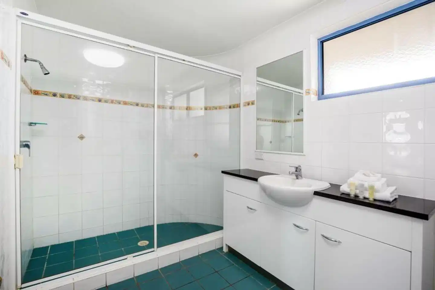 Alexandra on the Pacific Badezimmer