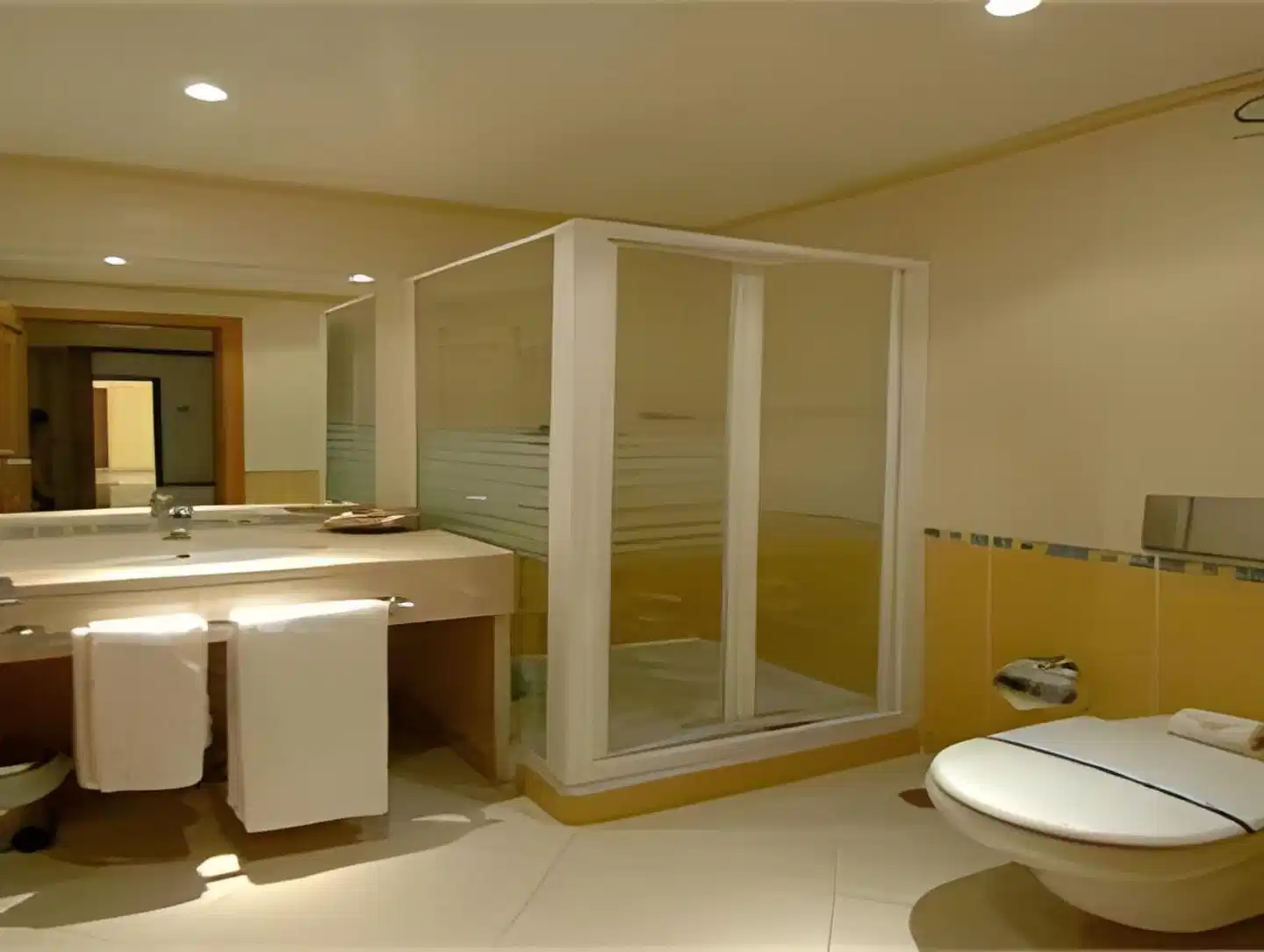 Algamar by Garvetur Badezimmer