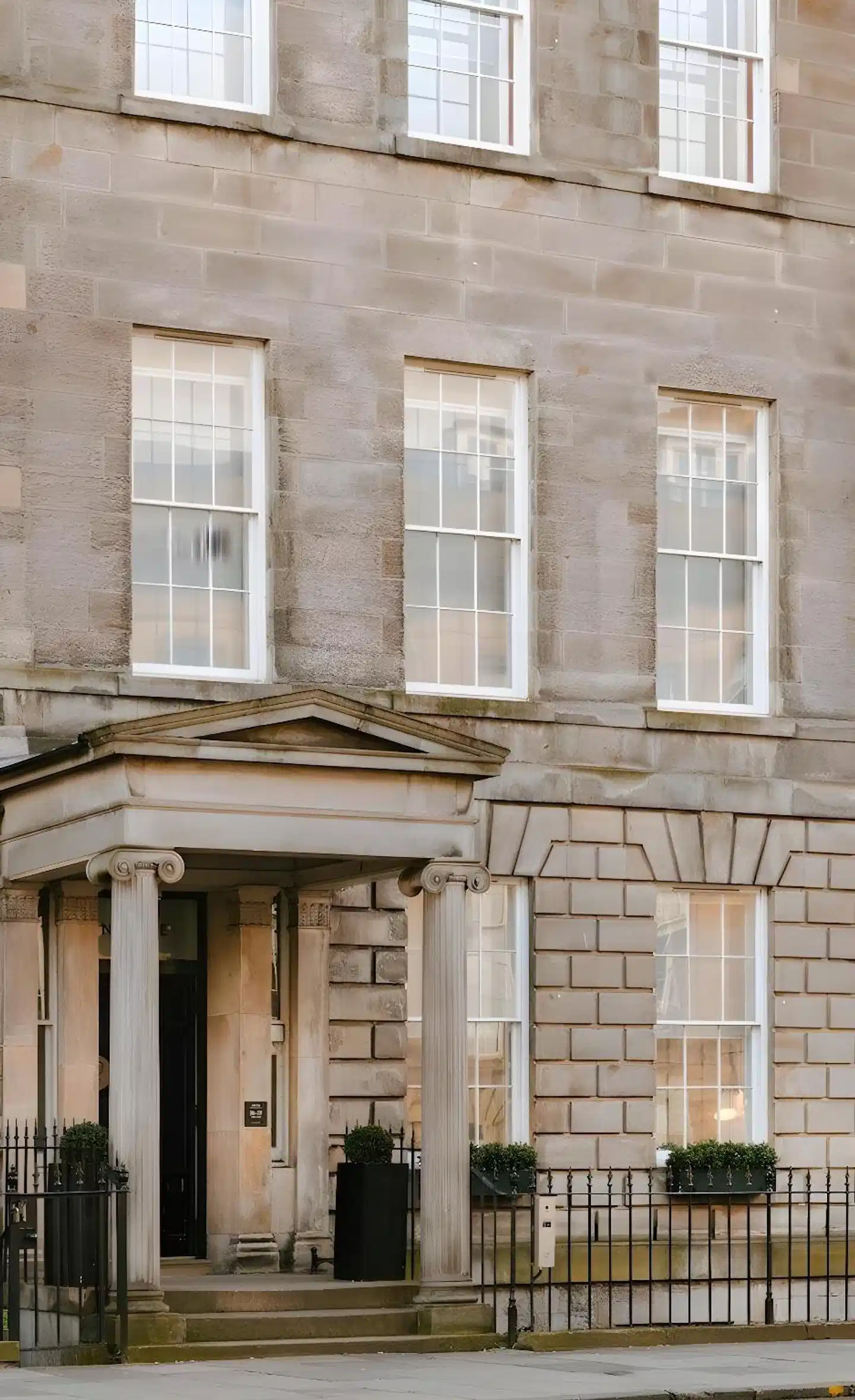 Mode Edinburgh Aussenansicht