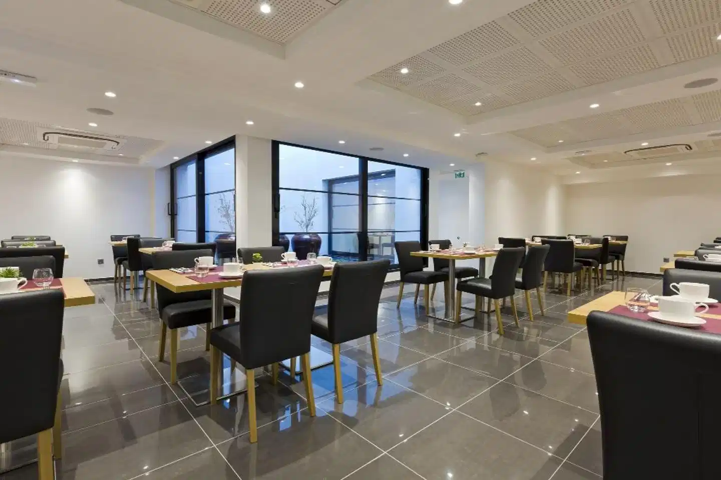 Simon's Boutique Hôtel - Ice Bar Restaurant