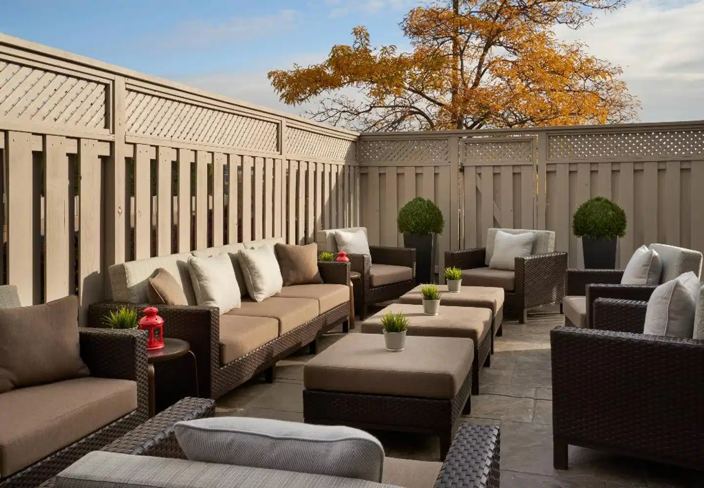 Courtyard by Marriott Toronto Airport Terrasse