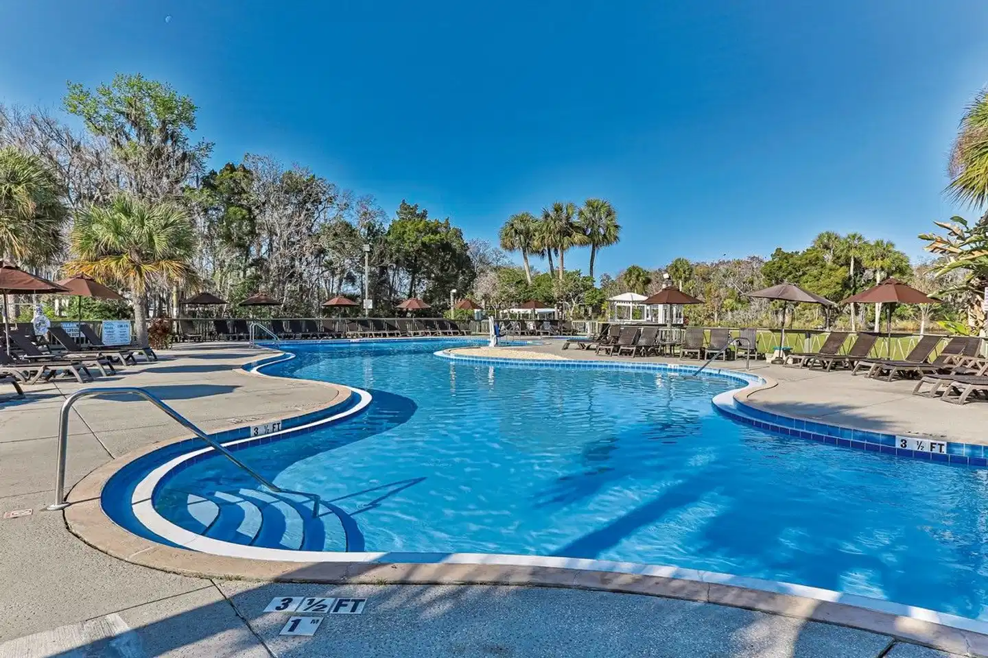 The Plantation on Crystal River Pool