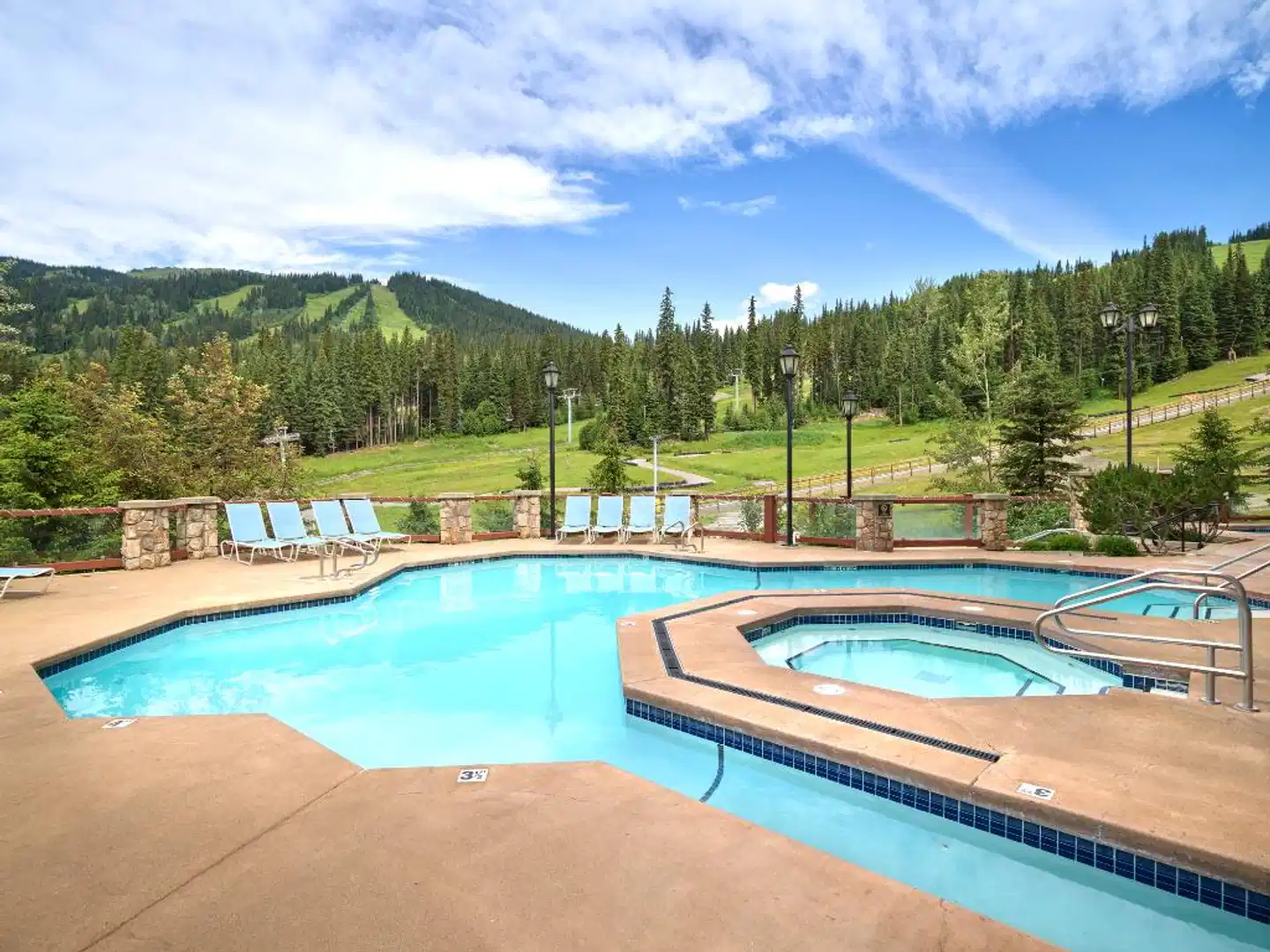 Sun Peaks Grand Hotel & Conference Centre Pool