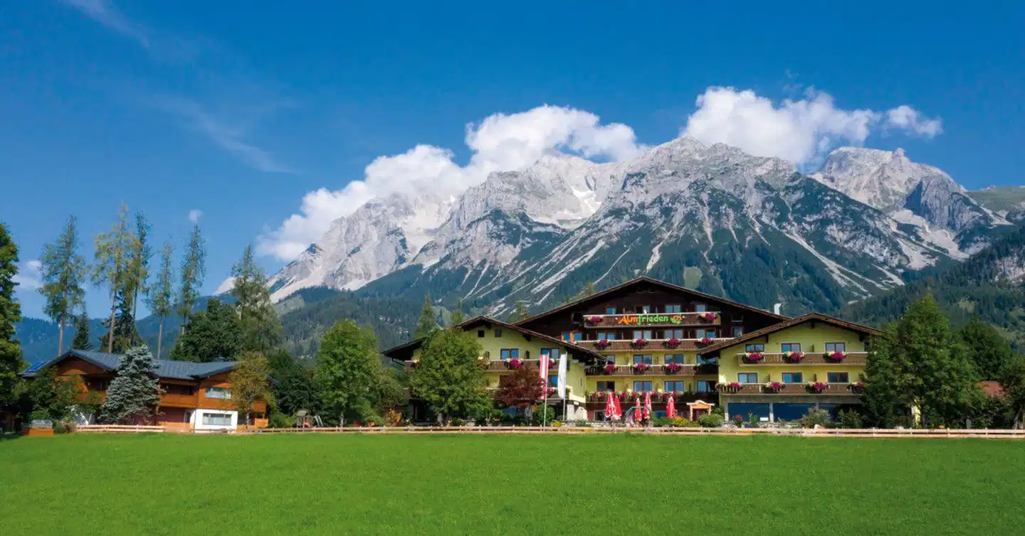 Landhotel Almfrieden Aussenansicht