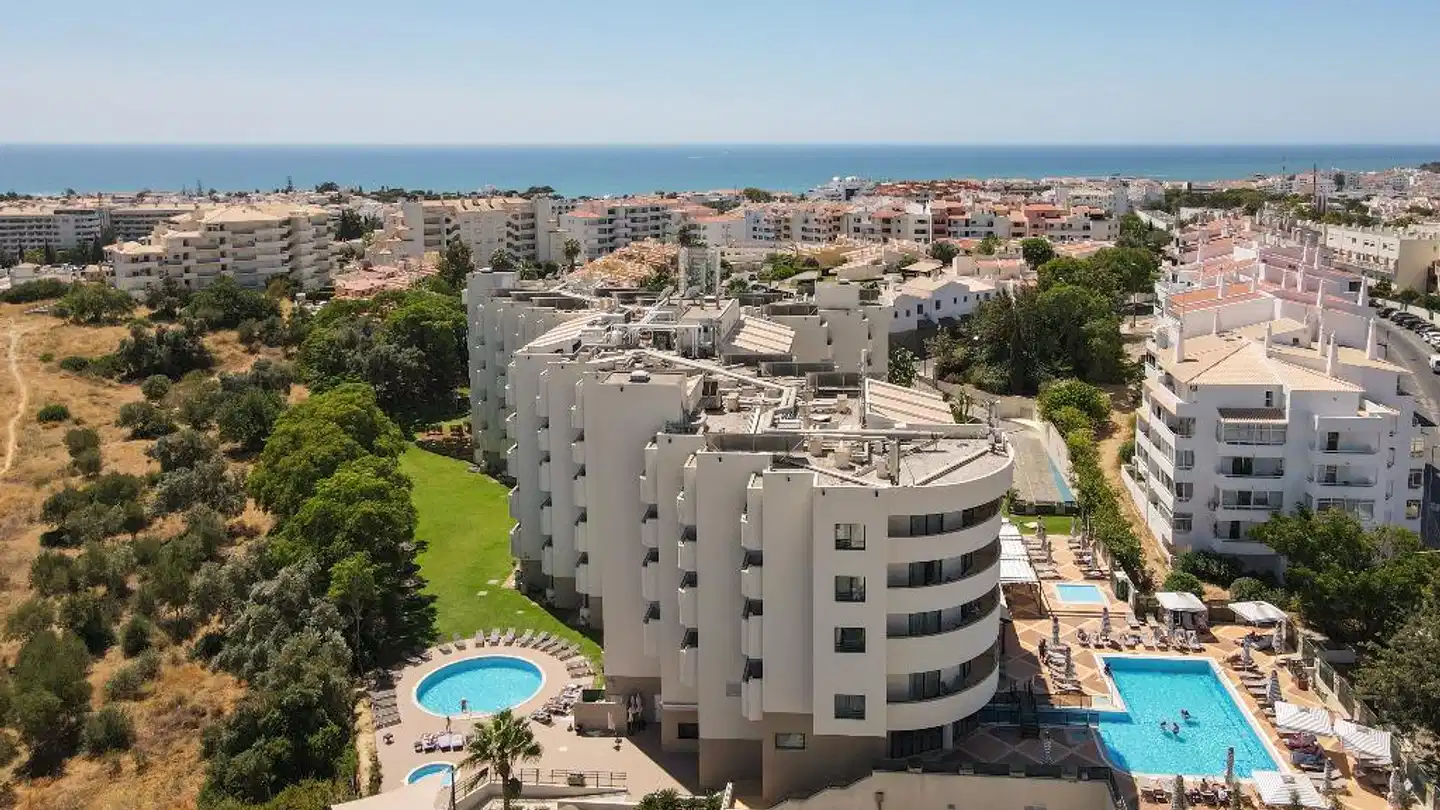 Holiday Inn Algarve Albufeira Aussenansicht