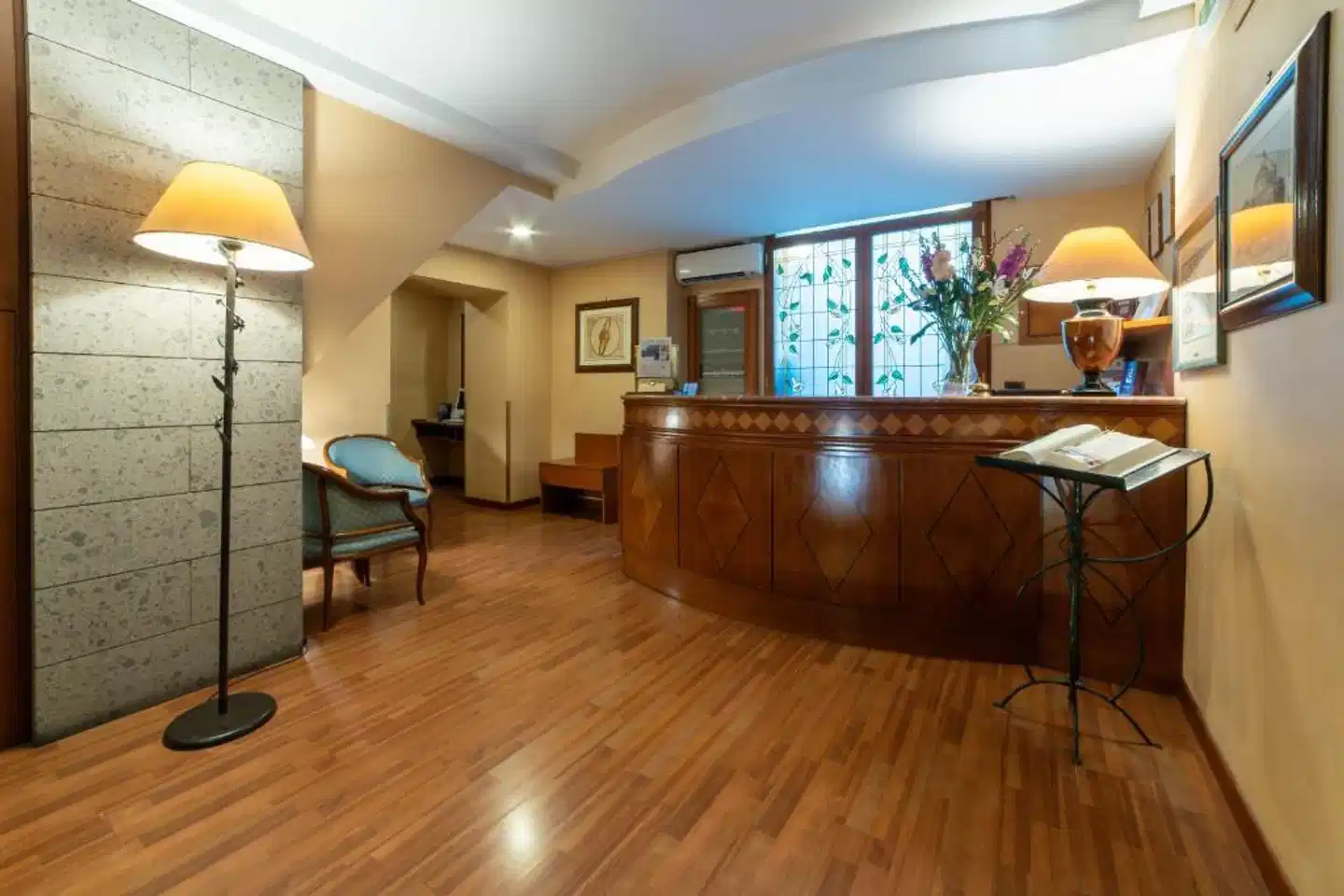 Massimo Plaza Hotel Lobby