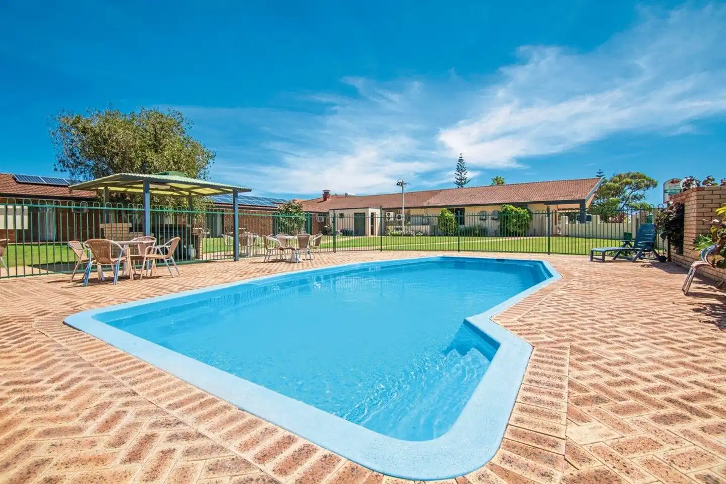 Cervantes Pinnacles Motel Pool