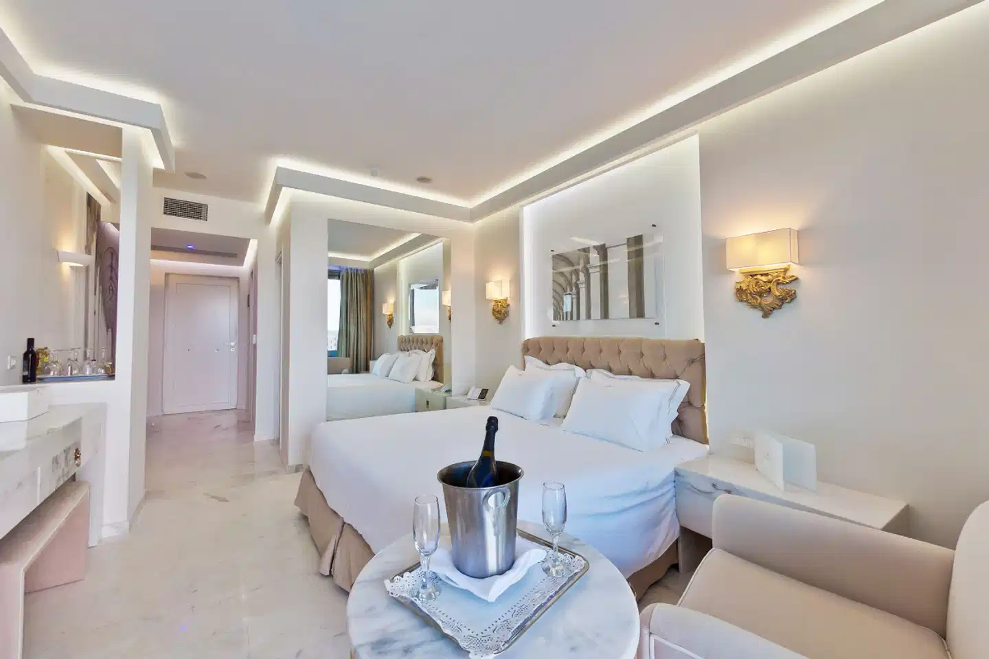 Royal Marmin Bay Boutique & Art Hotel Lobby