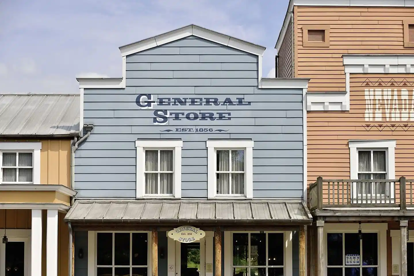 Disney Hotel Cheyenne Aussenansicht