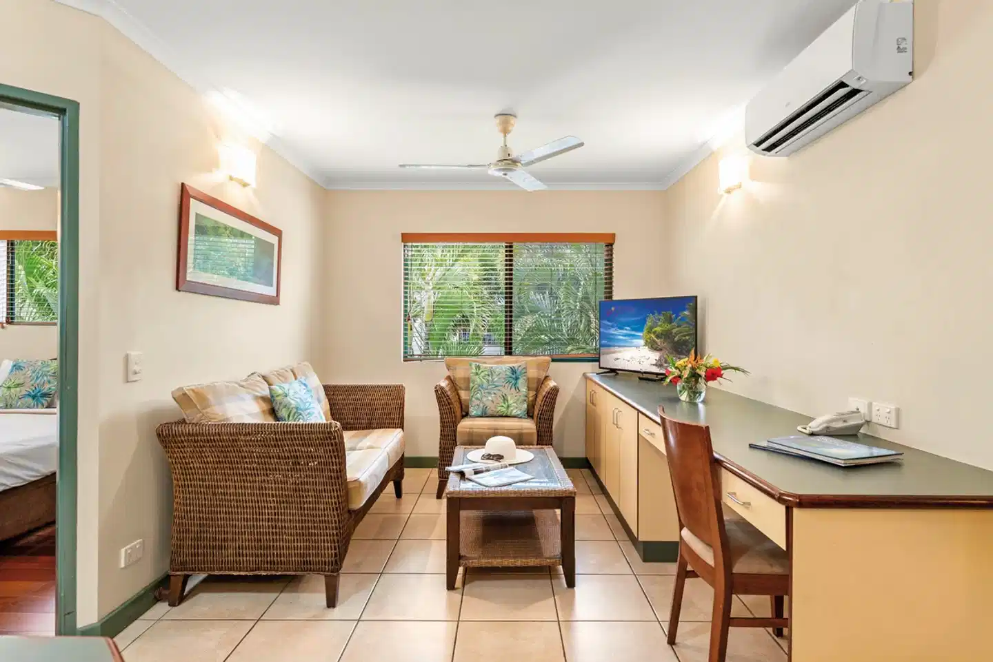 Bay Village Tropical Retreat Restaurant