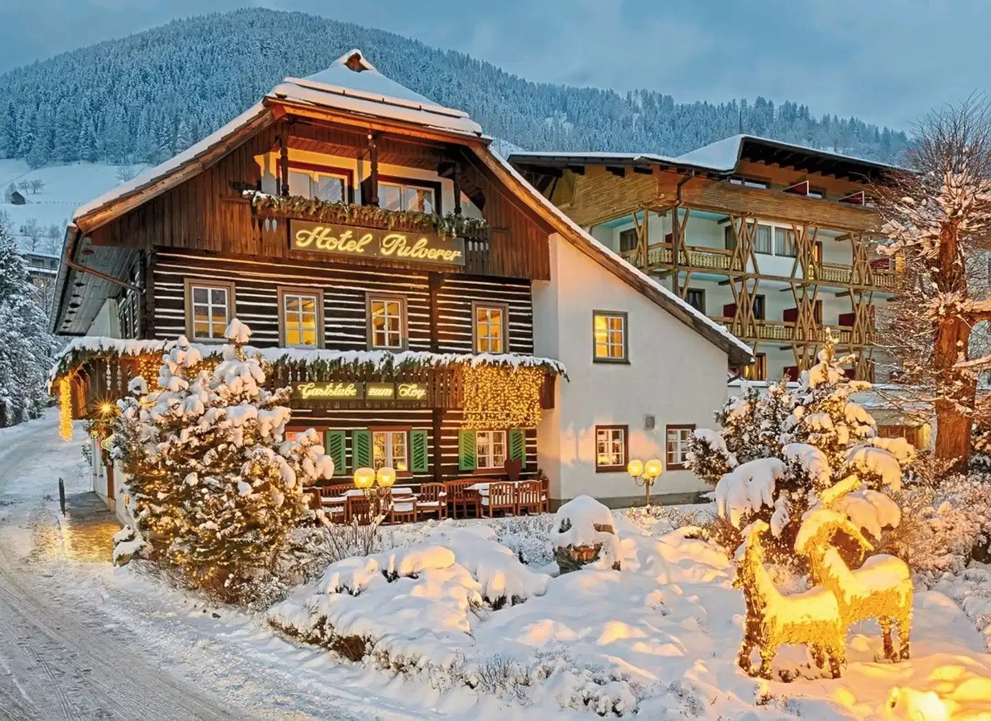 Thermenwelt Hotel Pulverer Aussenansicht