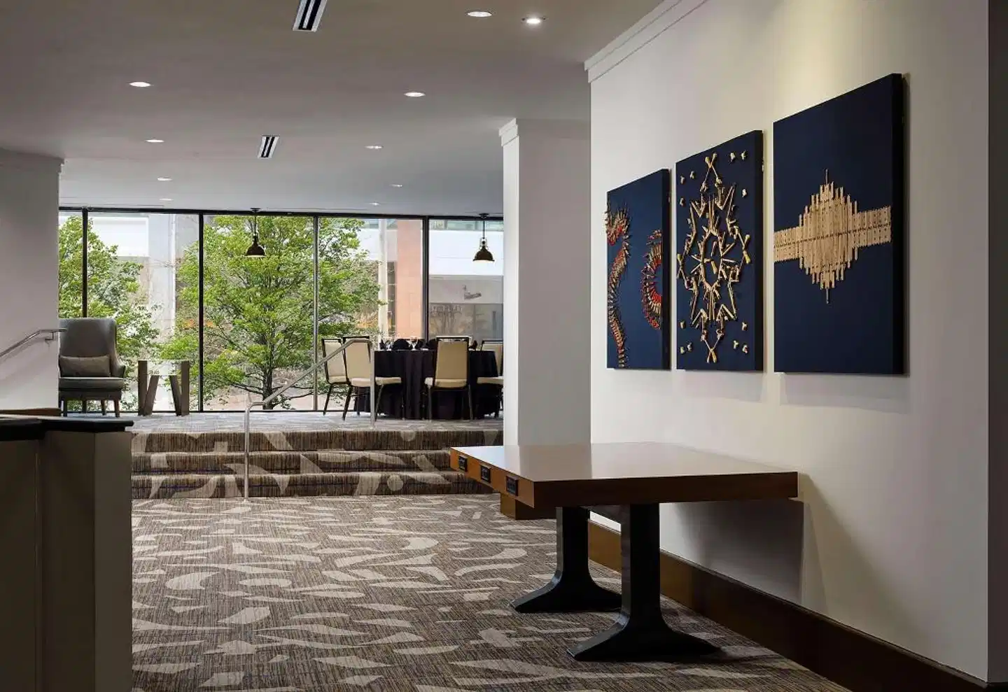 DoubleTree by Hilton Downtown Nashville Lobby