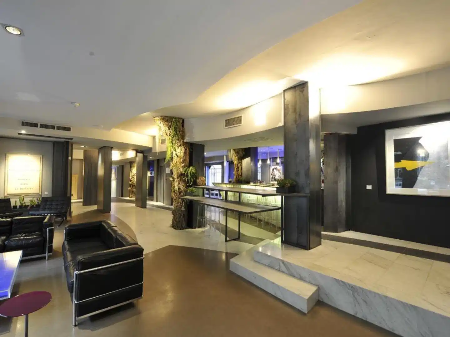 Art Hotel Boston Lobby