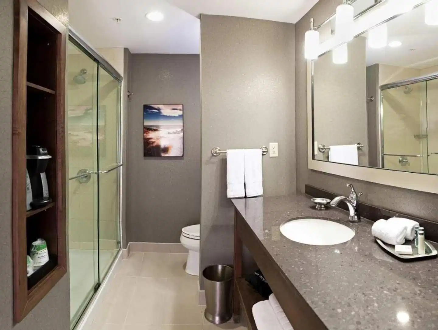 Hampton Inn by Hilton Halifax Downtown Badezimmer