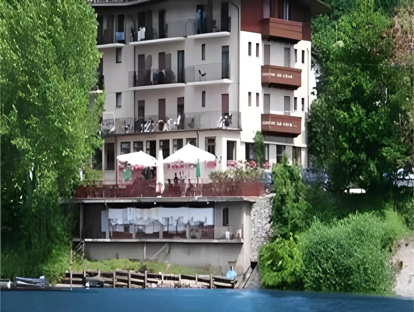 Albergo Mezzolago Aussenansicht