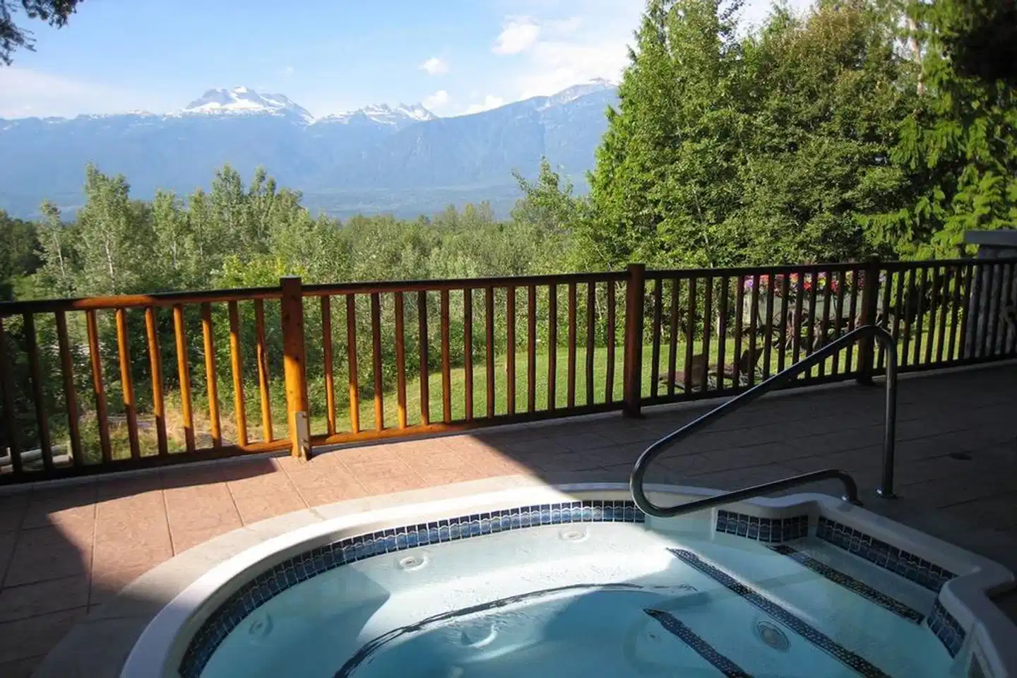 The Hillcrest Hotel - a Coast Resort Terrasse