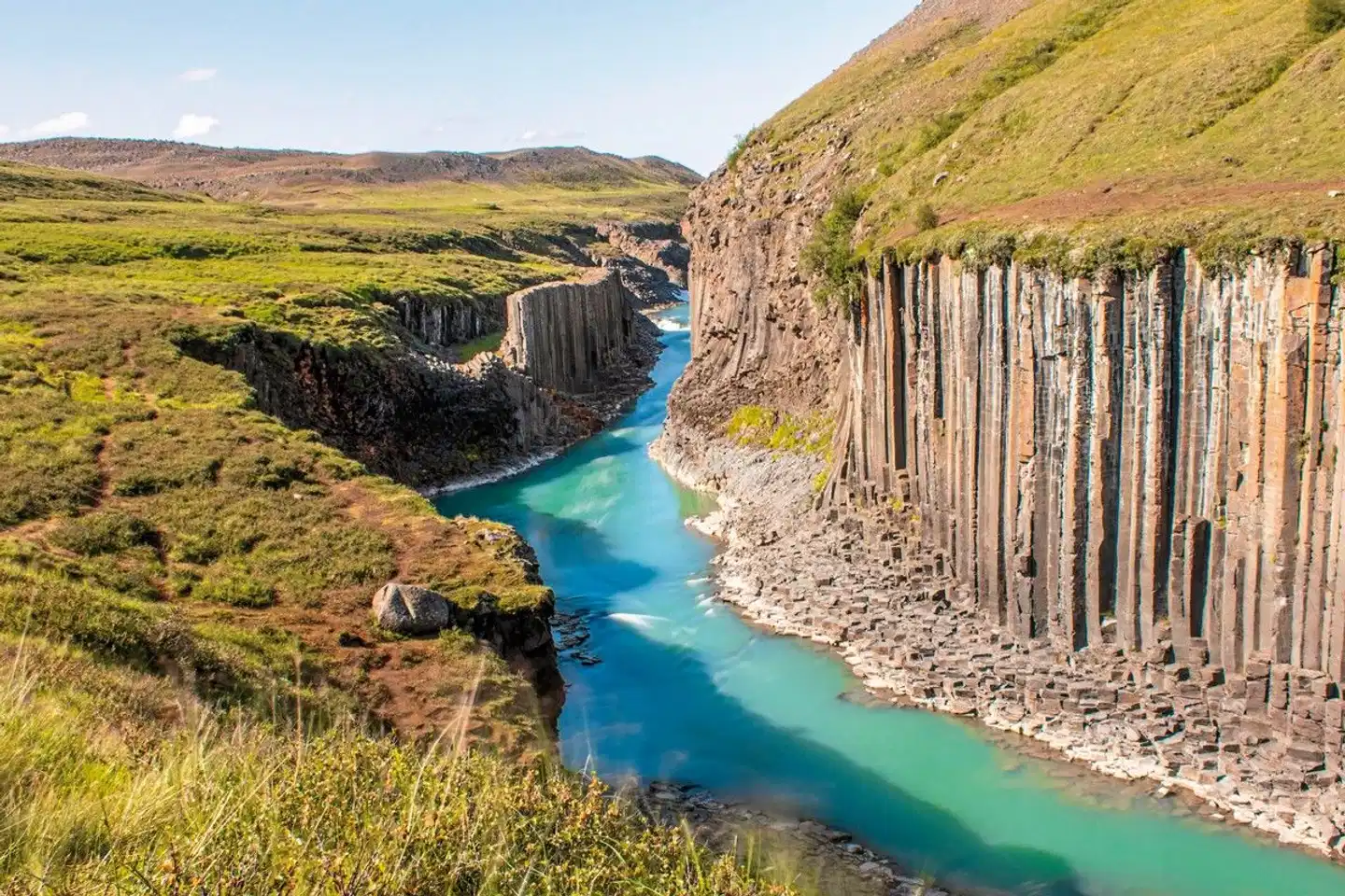 Go Green - Mit dem E-Auto rund um Island Landschaft