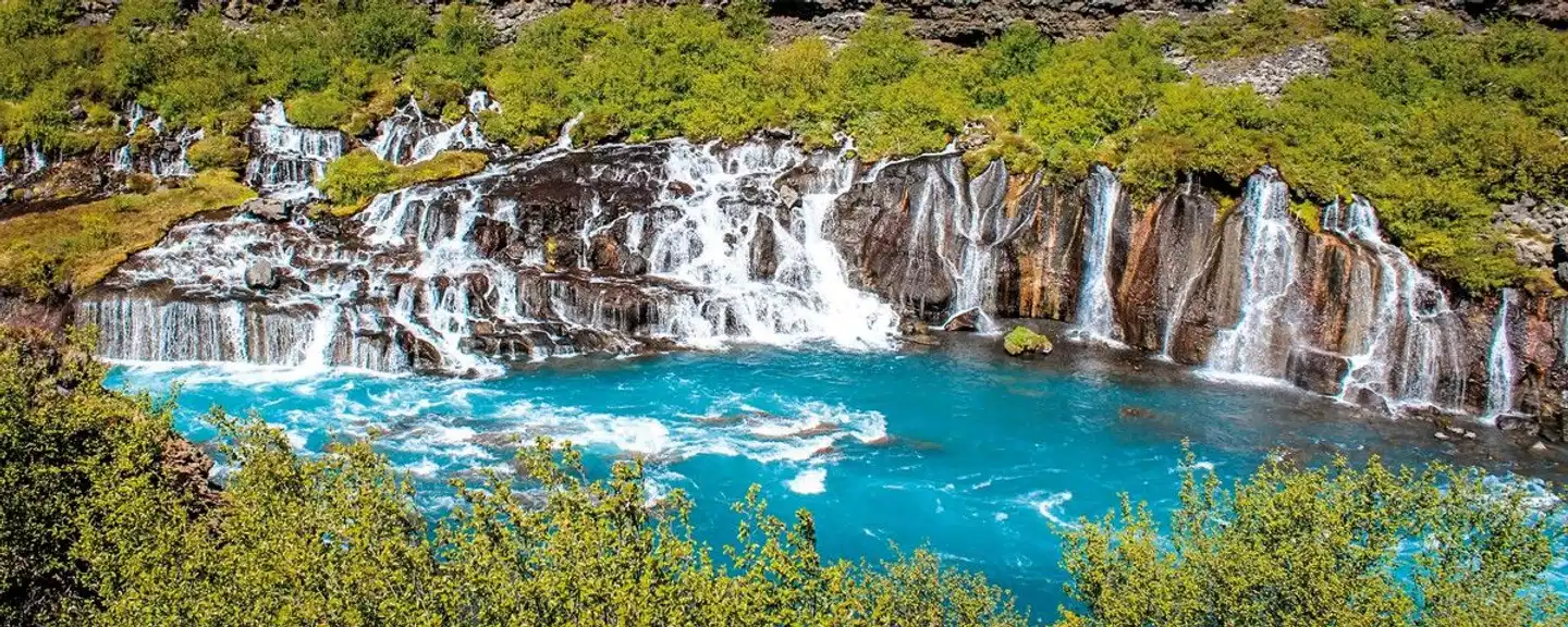 Go Green - Mit dem E-Auto rund um Island Landschaft