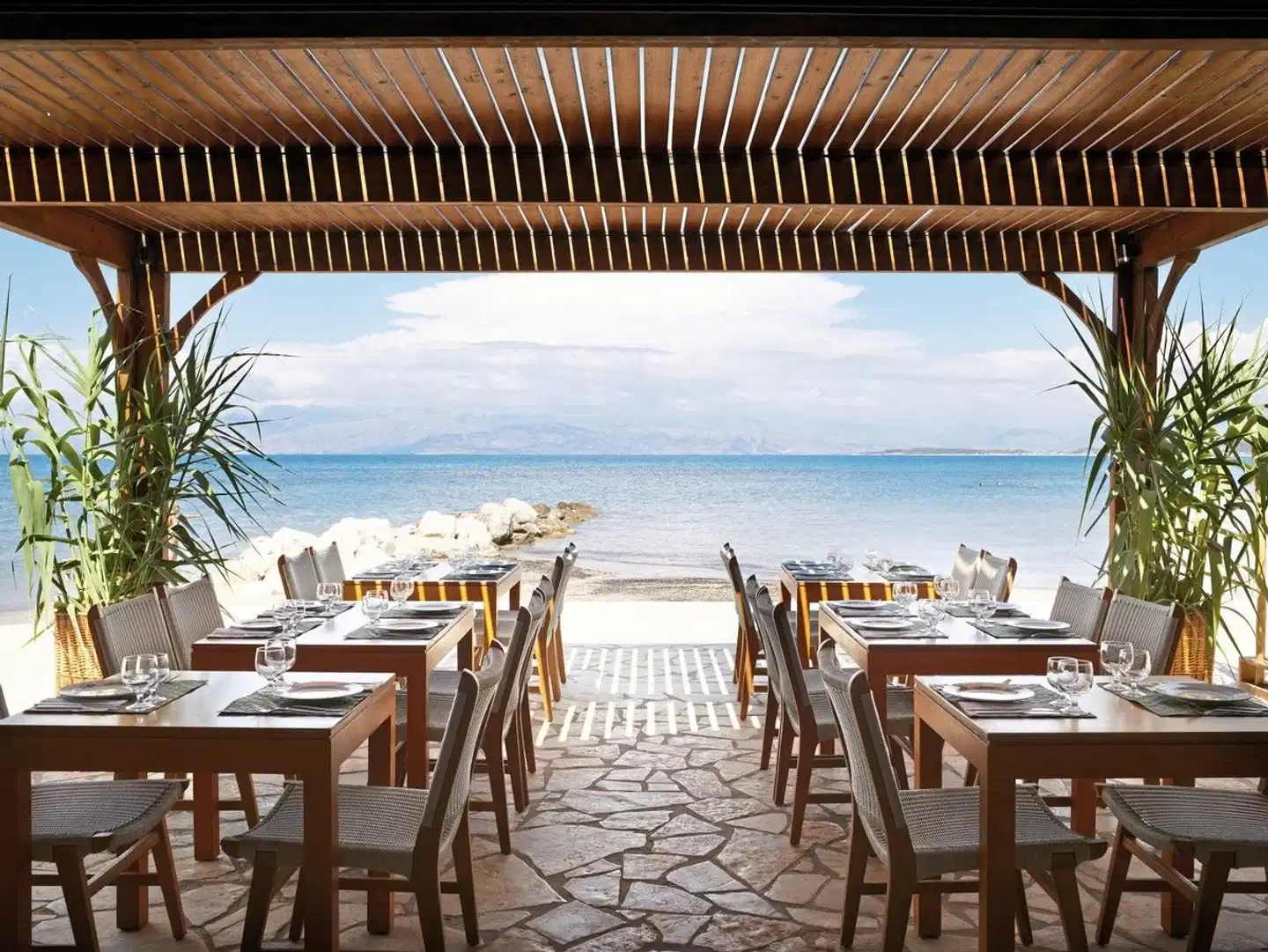 Roda Beach Resort & Spa Terrasse