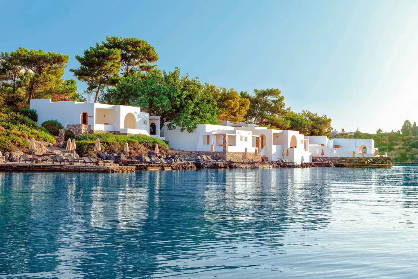 Minos Beach Art Aussenansicht